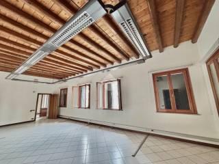 Appartamento via piazza giovanni XXIII 12, Centro, Cornuda — foto 12 di 16