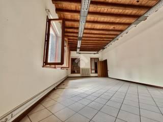 Appartamento via piazza giovanni XXIII 12, Centro, Cornuda — foto 9 di 16