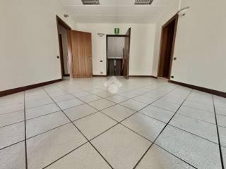 Appartamento via piazza giovanni XXIII 12, Centro, Cornuda — foto 13 di 16