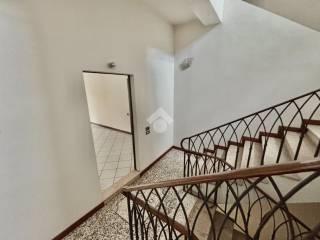 Appartamento via piazza giovanni XXIII 12, Centro, Cornuda — foto 3 di 16
