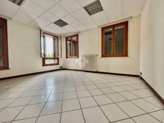 Appartamento via piazza giovanni XXIII 12, Centro, Cornuda