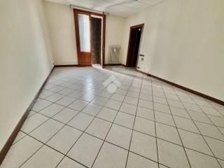 Appartamento via piazza giovanni XXIII 12, Centro, Cornuda — foto 4 di 16
