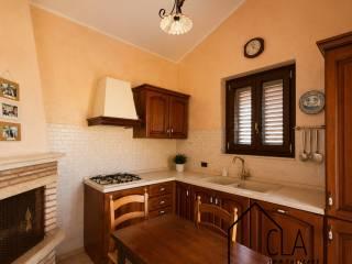 Villa bifamiliare, ottimo stato, 277 m², Civita Castellana — foto 3 di 11