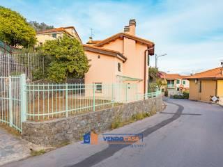 Villa unifamiliare via Vecchia Castagnabuona 20, Castagnabuona, Varazze