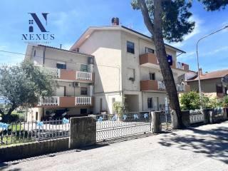 Trilocale buono stato, piano terra, Castelleone di Suasa — foto 11 di 23