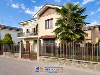 Villa unifamiliare via Duccio Galimberti 34, Centro, Cherasco — foto 5 di 13