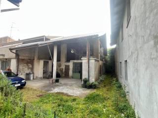 Cascina via Piave 9, Rovello Porro
