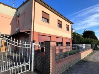 Villa bifamiliare via Maestra Grande-Renazzo 38/1, Renazzo, Cento