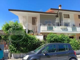 Villa bifamiliare via Newton, 8, Pesche — foto 19 di 24