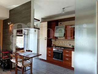 Villa bifamiliare via Newton, 8, Pesche — foto 21 di 24