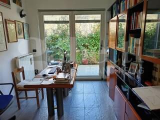 Villa bifamiliare via Newton, 8, Pesche — foto 4 di 24
