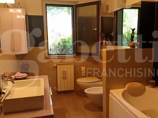 Villa bifamiliare via Newton, 8, Pesche — foto 9 di 24
