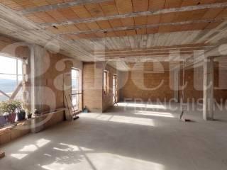 Villa bifamiliare via Newton, 8, Pesche — foto 3 di 24