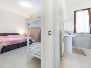 Villa bifamiliare via Umberto Zerneri 6, Centro, San Felice del Benaco — foto 3 di 28