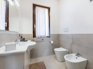 Villa bifamiliare via Umberto Zerneri 6, Centro, San Felice del Benaco — foto 7 di 28