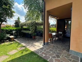 Villa unifamiliare via Giacomo Leopardi 7, Velate, Usmate Velate — foto 4 di 23