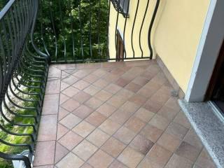 Mansarda via Ronchetto 3, Moltrasio — foto 2 di 23