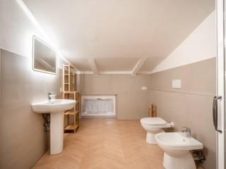 Attico ottimo stato, 171 m², Centro Storico, Reggio Emilia — foto 3 di 27