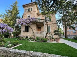 Villa unifamiliare via Spalato 71, Centro, Macerata
