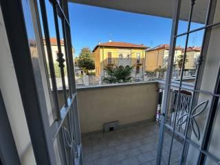 Stanza singola via Cesare Aguilhon 4, Monza — foto 10 di 14