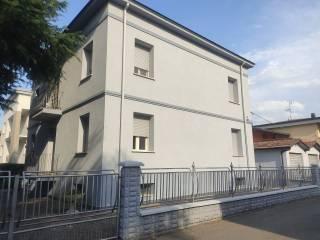 Villa bifamiliare via Cavalieri Vittorio Veneto, Centro, Castelnuovo Rangone — foto 3 di 19