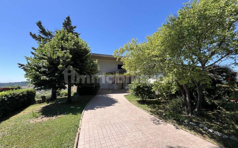 Villa a schiera via Edoardo Brizio 9, Atri — foto 5 di 27