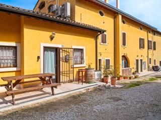 Villa a schiera via Marengo, Pacengo, Lazise