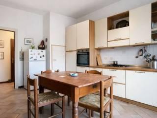 Appartamento via Bertoloni, Centro, Sarzana