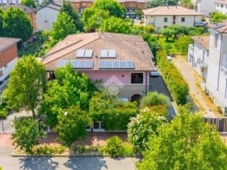 Villa bifamiliare via Giuseppe di Vittorio 50, Centro, Cadelbosco di Sopra — foto 11 di 45