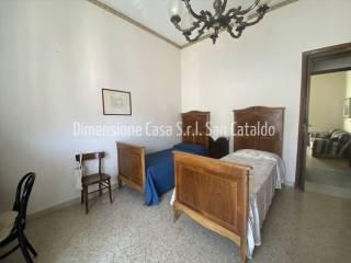 Trilocale via Ugo Foscolo 3, Centro, Caltanissetta — foto 11 di 13
