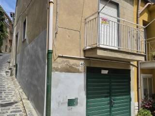 Terratetto unifamiliare via San filippo neri, Centro, San Cataldo