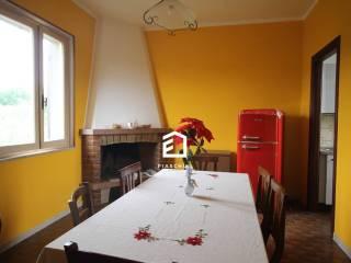 Appartamento Strada della Piantata, Attigliano — foto 2 di 20