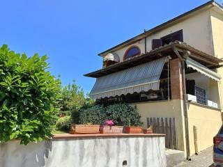 Appartamento in villa Strada Provinciale Cassia Cimina 4, Ronciglione