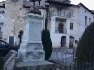 Terratetto plurifamiliare piazza degli Eroi 13/14, Secinaro