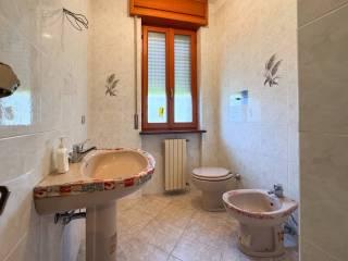 Villa bifamiliare via Michelangelo Buonarroti 25, Caresanablot — foto 6 di 35