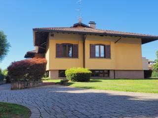 Villa bifamiliare via Fratelli Bandiera, Centro, Varallo Pombia — foto 41 di 81
