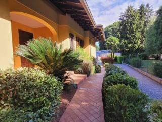 Villa bifamiliare via Fratelli Bandiera, Centro, Varallo Pombia — foto 29 di 81