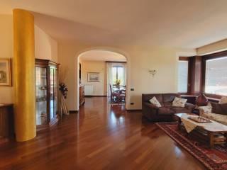 Villa bifamiliare via Fratelli Bandiera, Centro, Varallo Pombia — foto 13 di 81