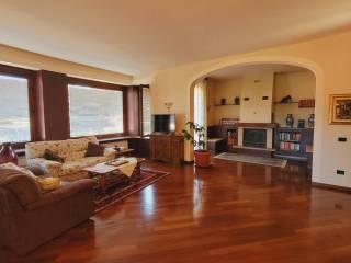 Villa bifamiliare via Fratelli Bandiera, Centro, Varallo Pombia — foto 2 di 81