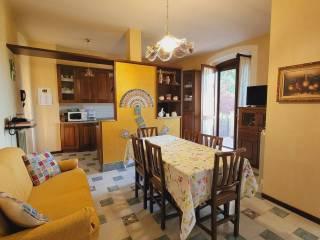 Villa bifamiliare via Fratelli Bandiera, Centro, Varallo Pombia — foto 12 di 81