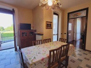 Villa bifamiliare via Fratelli Bandiera, Centro, Varallo Pombia — foto 32 di 81