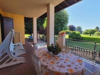 Villa bifamiliare via Fratelli Bandiera, Centro, Varallo Pombia — foto 18 di 81