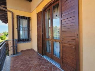 Villa bifamiliare via Fratelli Bandiera, Centro, Varallo Pombia — foto 17 di 81