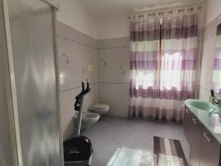 Villa bifamiliare via Fratelli Bandiera, Centro, Varallo Pombia — foto 20 di 81