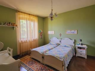 Villa bifamiliare via Fratelli Bandiera, Centro, Varallo Pombia — foto 7 di 81