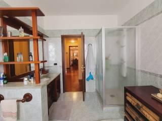 Villa bifamiliare via Fratelli Bandiera, Centro, Varallo Pombia — foto 6 di 81