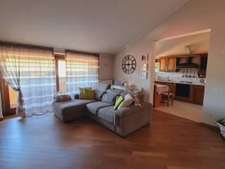 Villa bifamiliare via Fratelli Bandiera, Centro, Varallo Pombia — foto 23 di 81