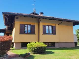 Villa bifamiliare via Fratelli Bandiera, Centro, Varallo Pombia — foto 25 di 81