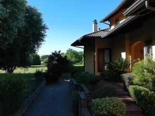 Villa bifamiliare via Fratelli Bandiera, Centro, Varallo Pombia — foto 38 di 81