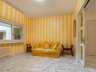 Appartamento via Giuseppe Rovani 1, Parco, Monza — foto 4 di 35